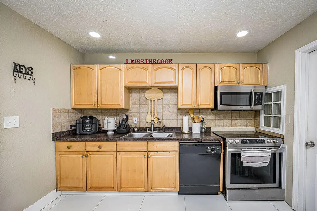 2333 Wabasso Drive West Palm Beach FL 33409