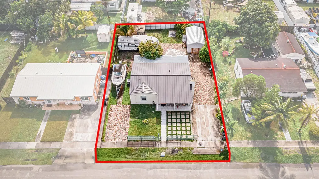 2333 Wabasso Drive West Palm Beach FL 33409