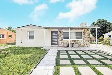 2333 Wabasso Drive West Palm Beach FL 33409