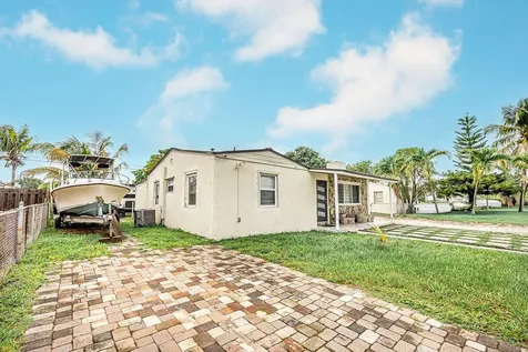 2333 Wabasso Drive West Palm Beach FL 33409