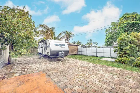 2333 Wabasso Drive West Palm Beach FL 33409