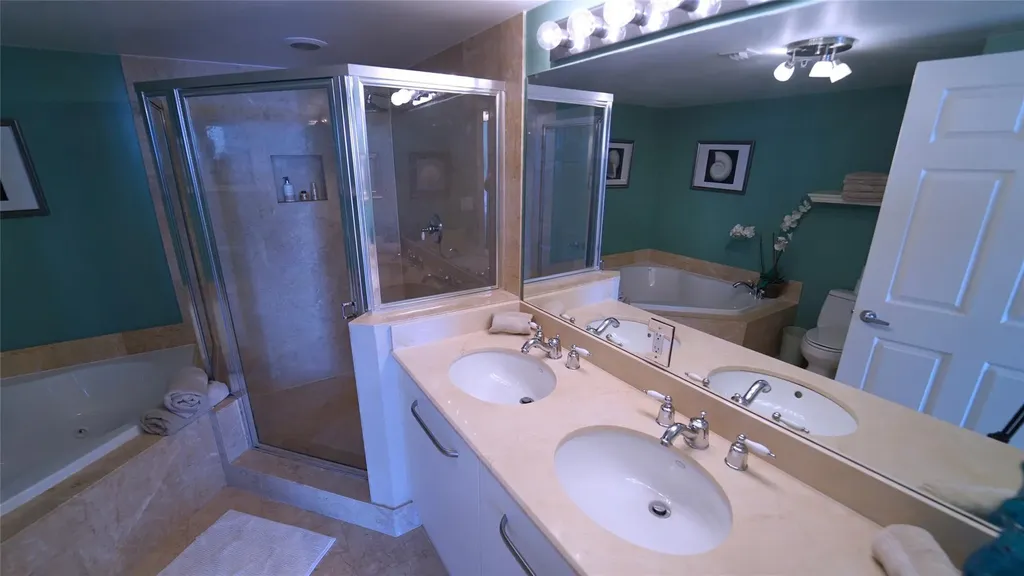 2011 N Ocean Boulevard Fort Lauderdale FL 33305