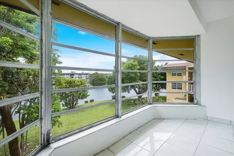 1302 NE 191st Street Miami FL 33179
