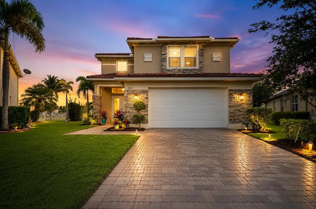 2335 NW Via Della Court Port St Lucie FL 34986