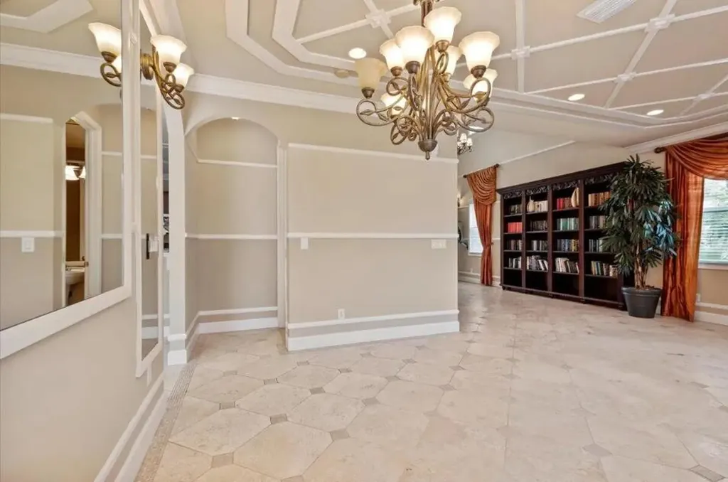2335 NW Via Della Court Port St Lucie FL 34986