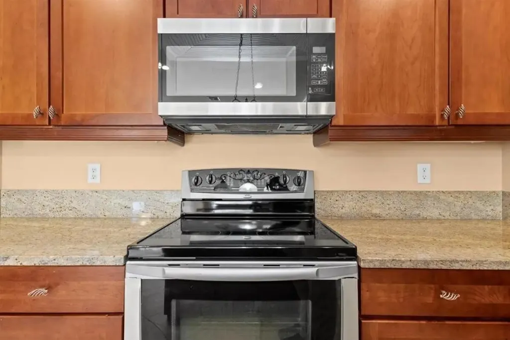 2335 NW Via Della Court Port St Lucie FL 34986