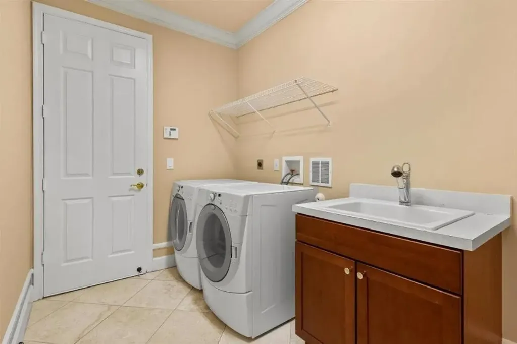 2335 NW Via Della Court Port St Lucie FL 34986