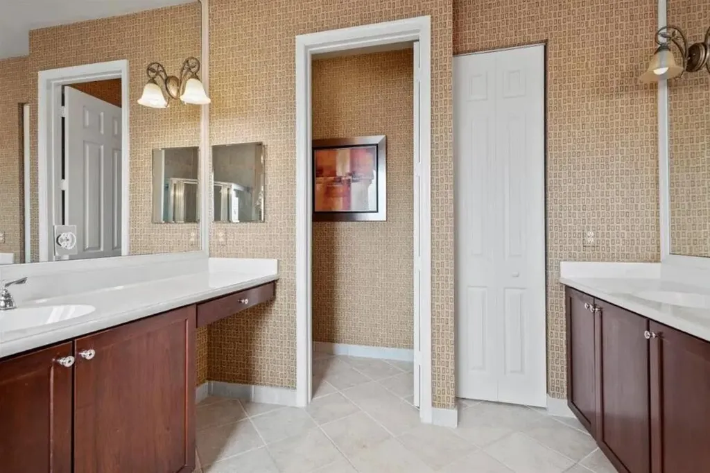 2335 NW Via Della Court Port St Lucie FL 34986