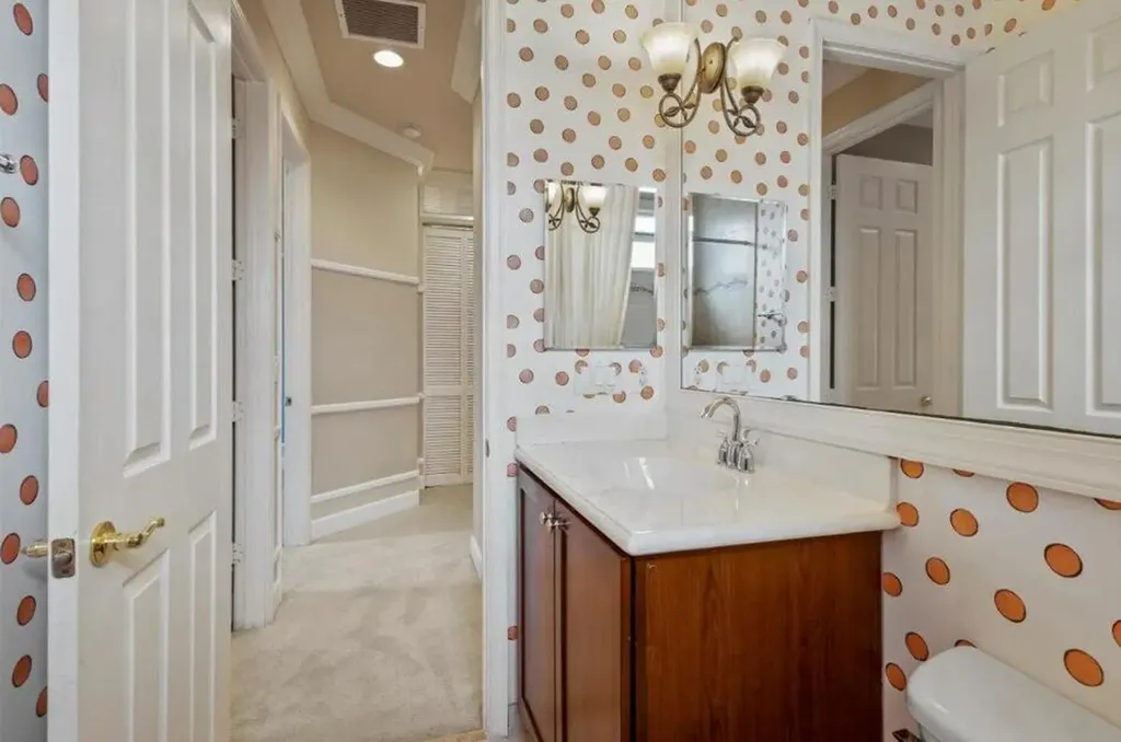 2335 NW Via Della Court Port St Lucie FL 34986