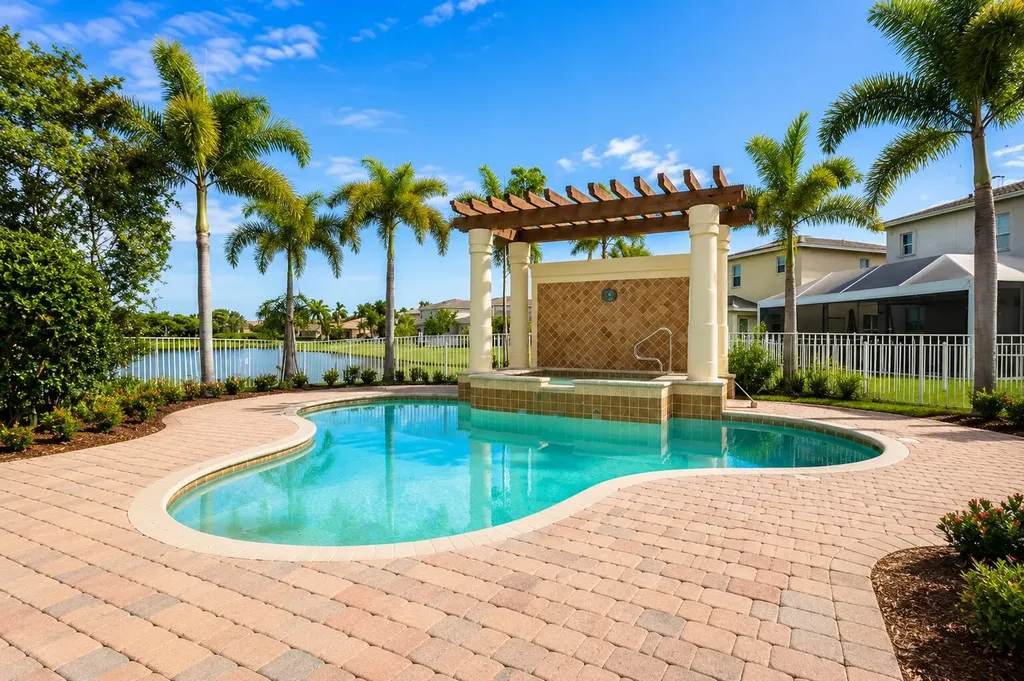 2335 NW Via Della Court Port St Lucie FL 34986