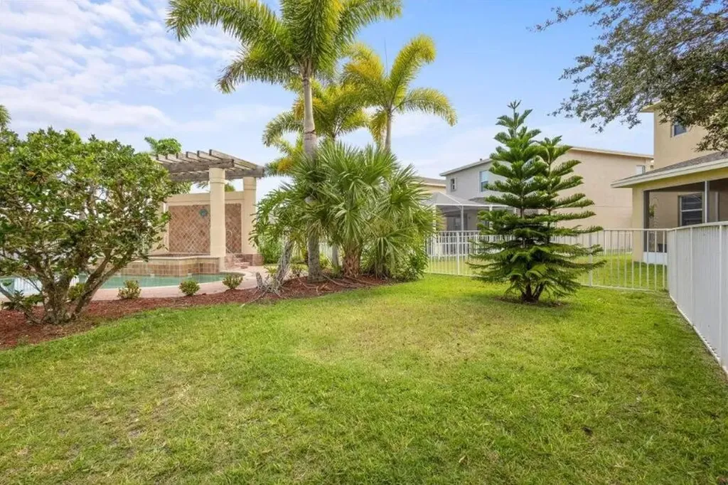 2335 NW Via Della Court Port St Lucie FL 34986