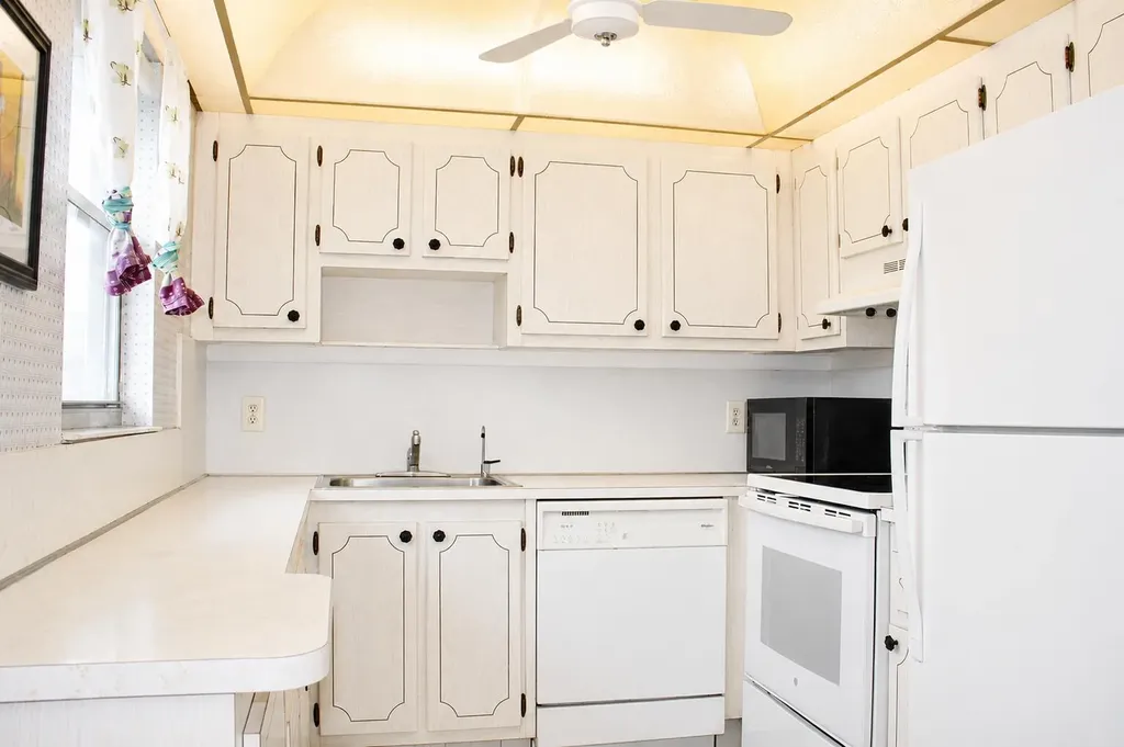 520 Brittany K Delray Beach FL 33446