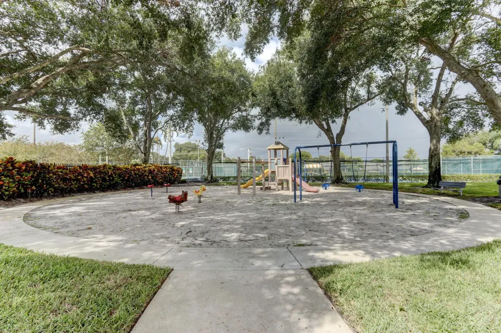 315 3rd Way West Palm Beach FL 33407