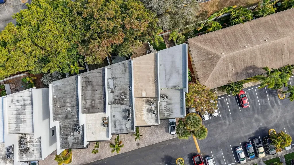 3000 NE 8th Terrace Oakland Park FL 33334