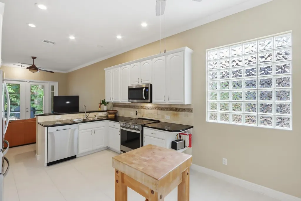 5677 Via De La Plata Circle Delray Beach FL 33484