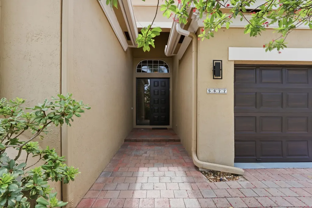 5677 Via De La Plata Circle Delray Beach FL 33484