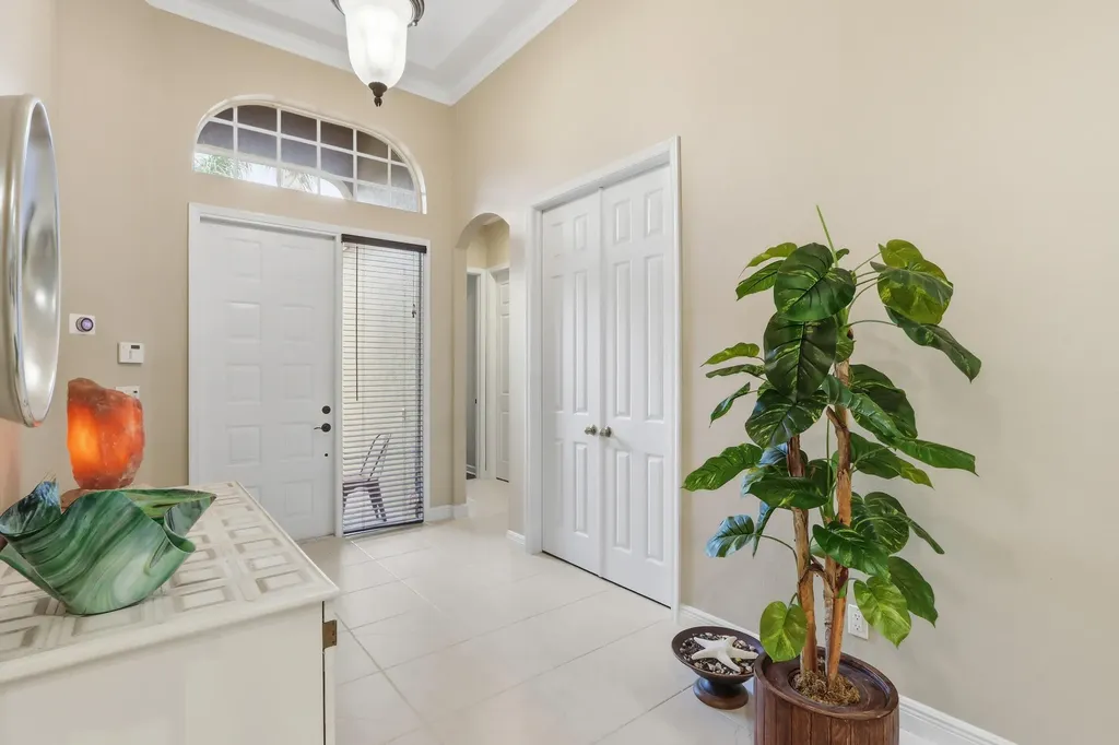 5677 Via De La Plata Circle Delray Beach FL 33484