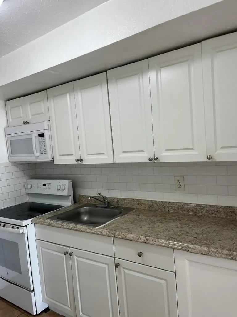 610 NW 7th Avenue Pompano Beach FL 33060