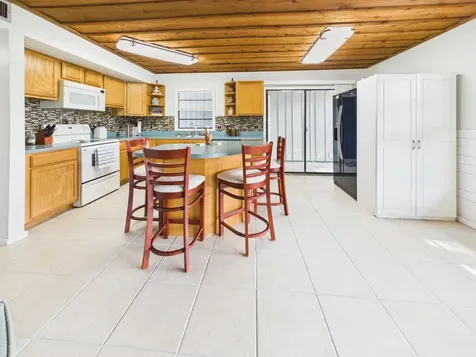 136 SW 85th Avenue Okeechobee FL 34974