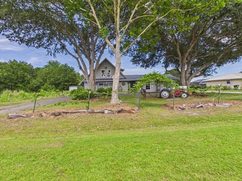136 SW 85th Avenue Okeechobee FL 34974