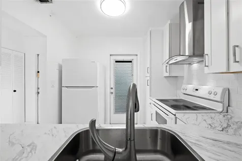 5031 W Oakland Park Boulevard Lauderdale Lakes FL 33313