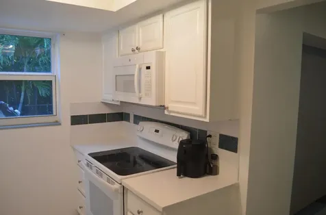 658 NE 6th Court E Boynton Beach FL 33435