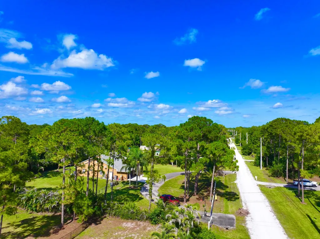 14703 N 71st Place Place N The Acreage FL 33470