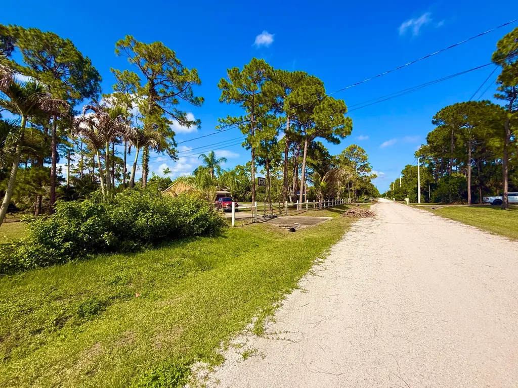 14703 N 71st Place Place N The Acreage FL 33470