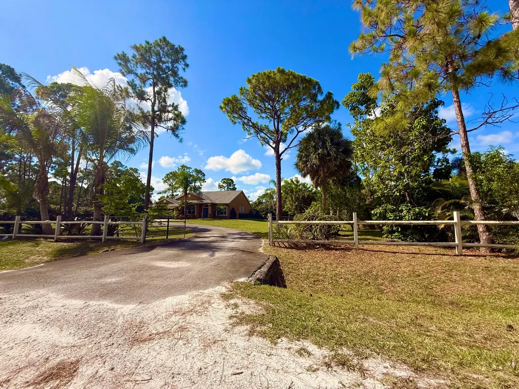14703 N 71st Place Place N The Acreage FL 33470