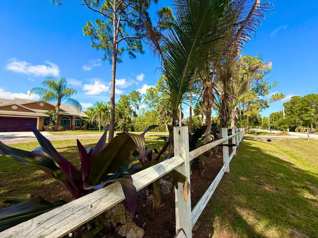 14703 N 71st Place Place N The Acreage FL 33470