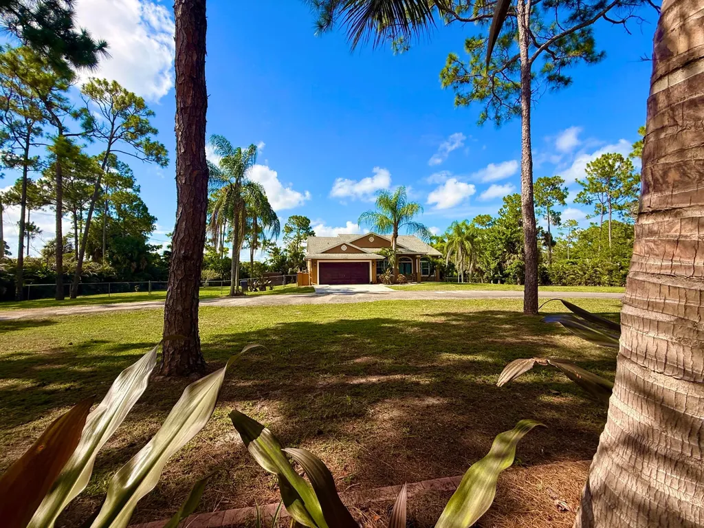14703 N 71st Place Place N The Acreage FL 33470