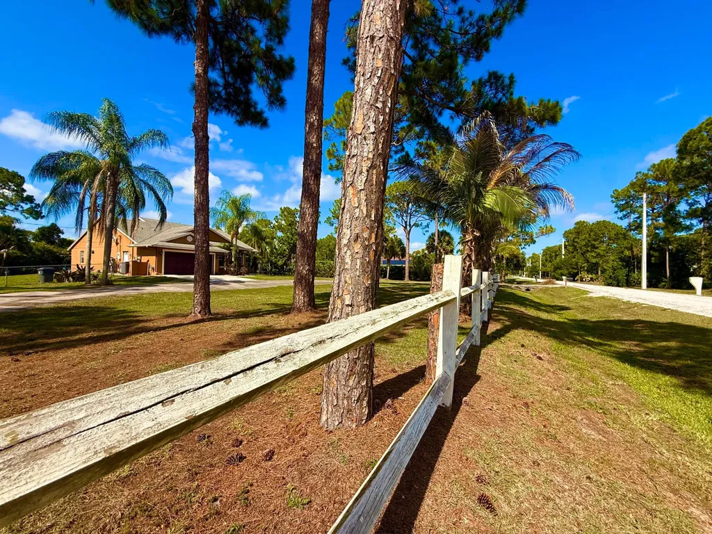 14703 N 71st Place Place N The Acreage FL 33470