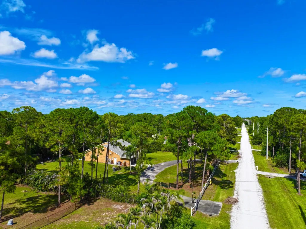 14703 N 71st Place Place N The Acreage FL 33470