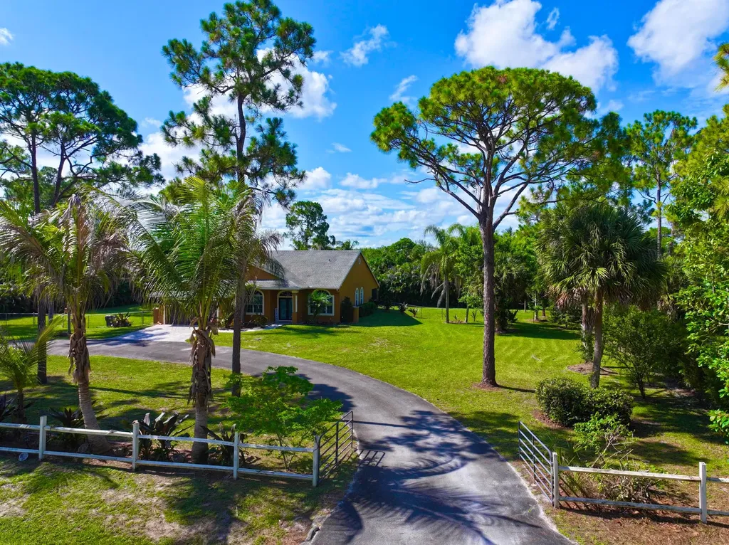 14703 N 71st Place Place N The Acreage FL 33470
