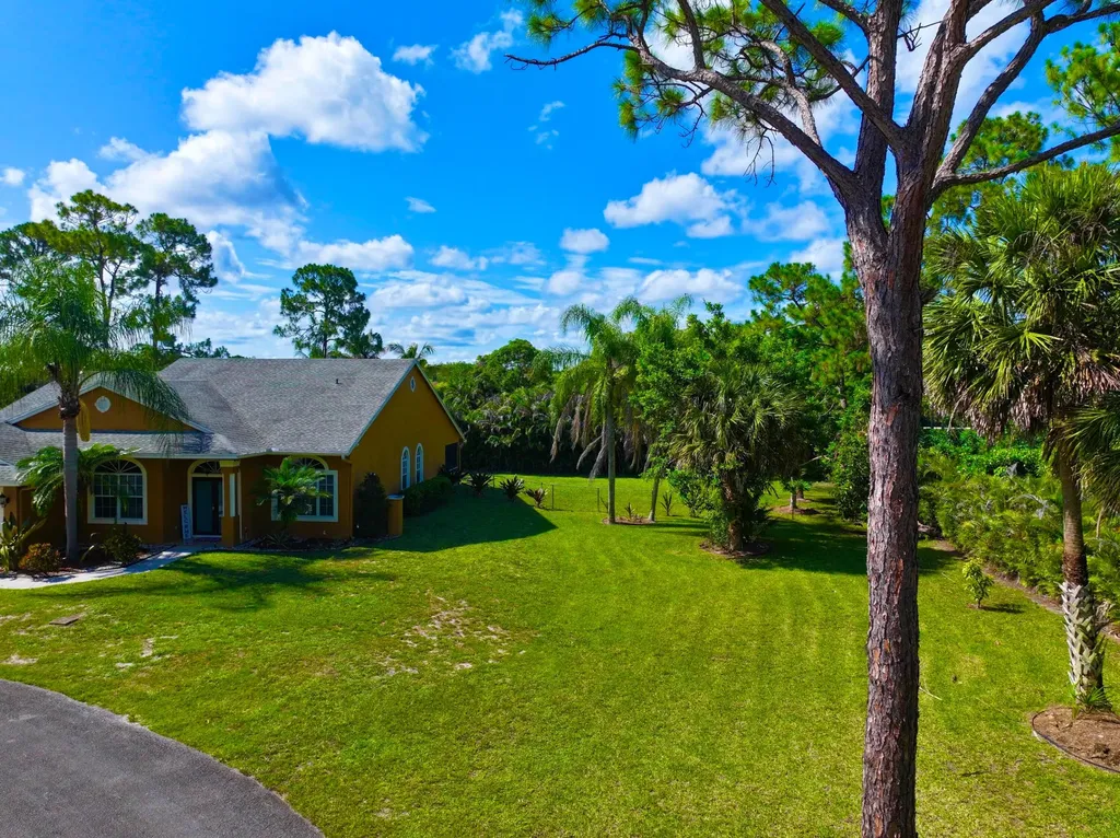 14703 N 71st Place Place N The Acreage FL 33470