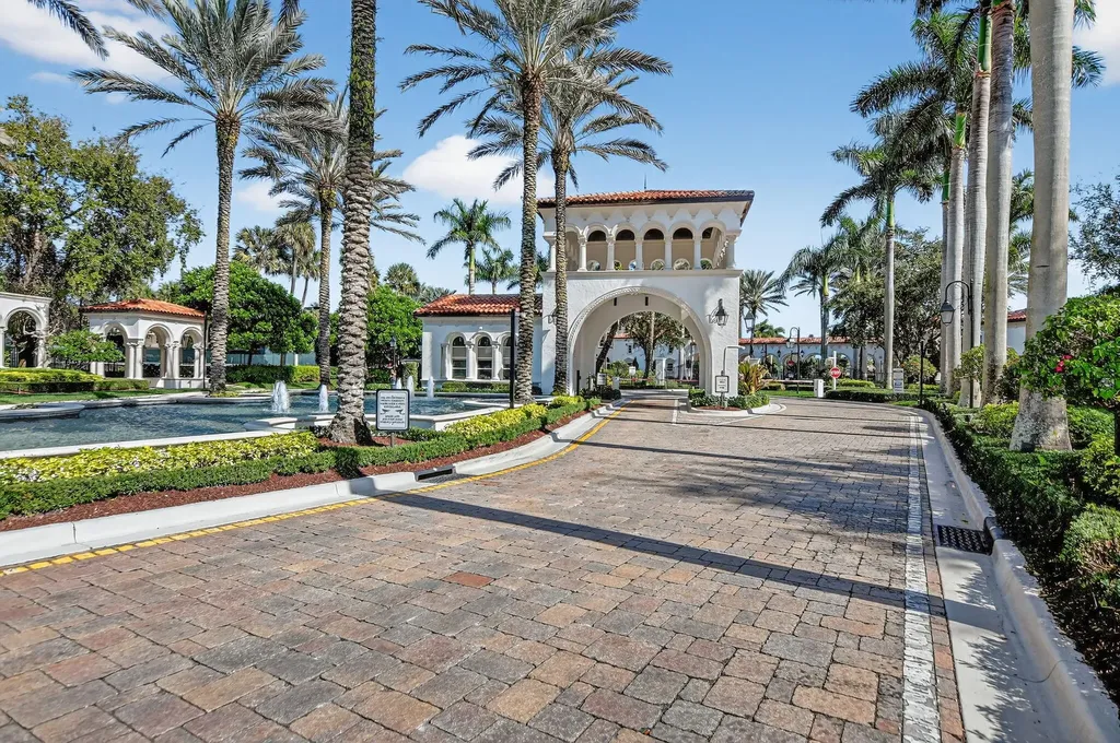 17350 Pavaroso Street Boca Raton FL 33496