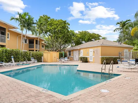 811 SE 4th Avenue Dania Beach FL 33004