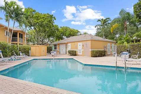 811 SE 4th Avenue Dania Beach FL 33004