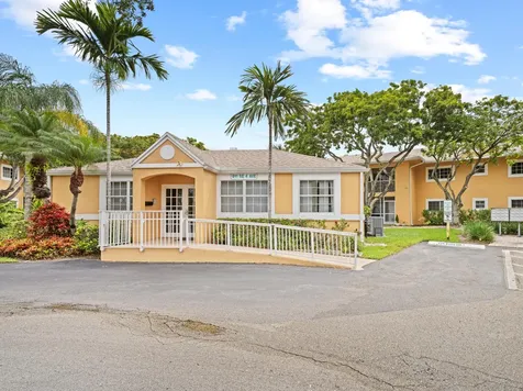 811 SE 4th Avenue Dania Beach FL 33004