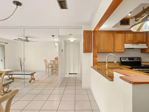 811 SE 4th Avenue Dania Beach FL 33004