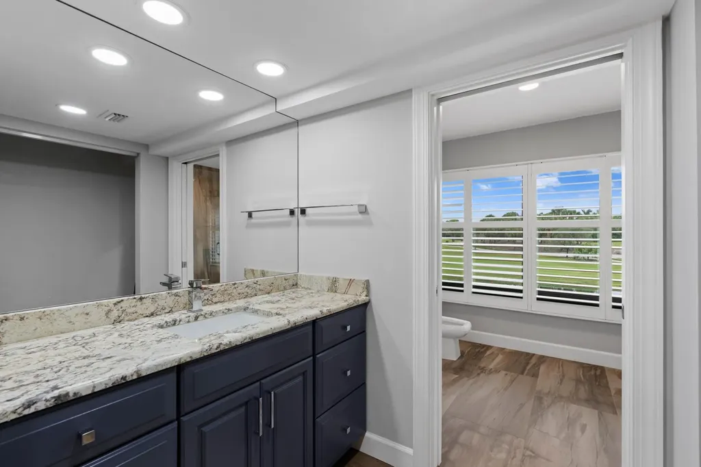 2435 Presidential Way West Palm Beach FL 33401