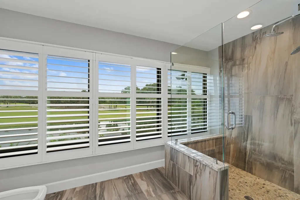 2435 Presidential Way West Palm Beach FL 33401