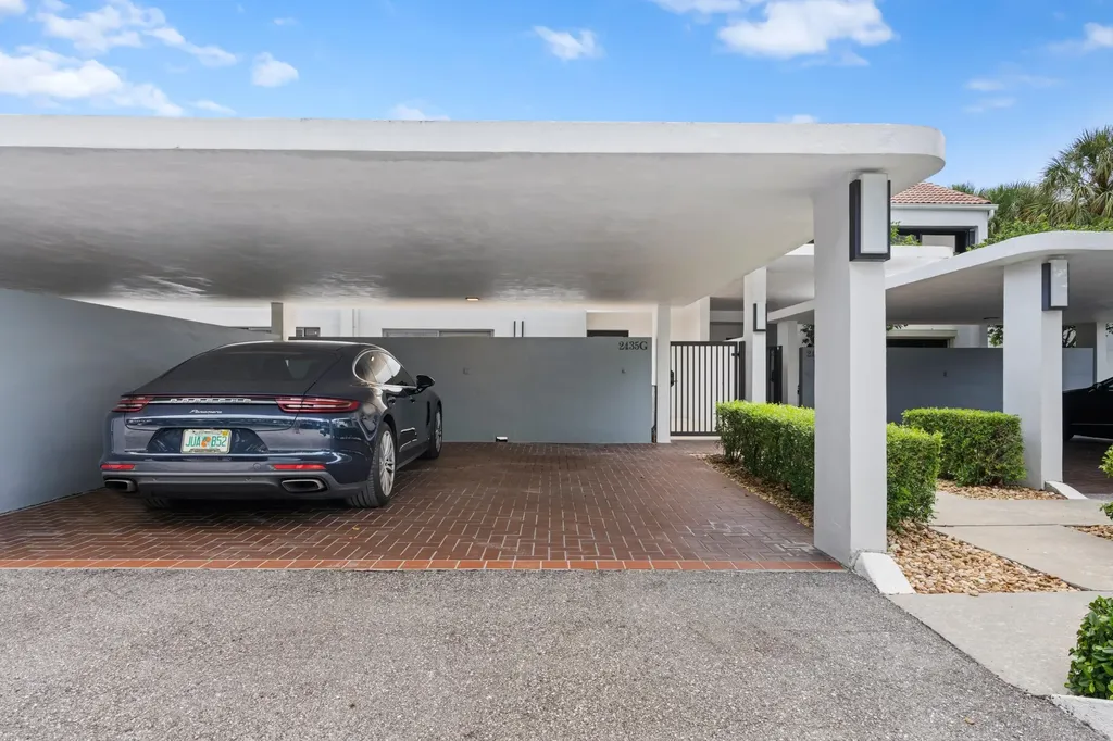 2435 Presidential Way West Palm Beach FL 33401