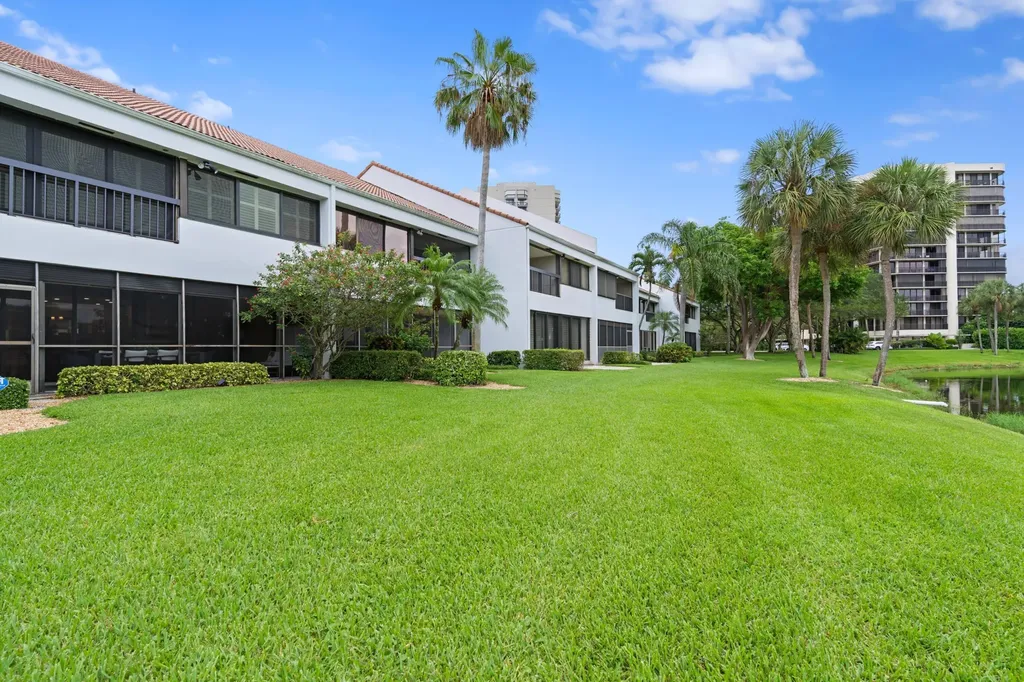 2435 Presidential Way West Palm Beach FL 33401
