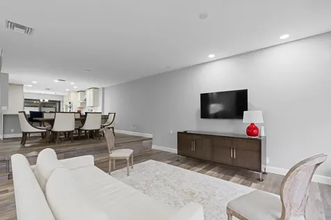 2435 Presidential Way West Palm Beach FL 33401