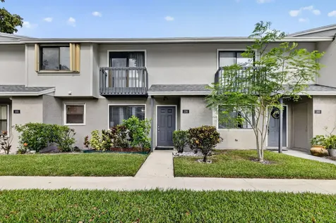 104 Shoreview Drive Greenacres FL 33463