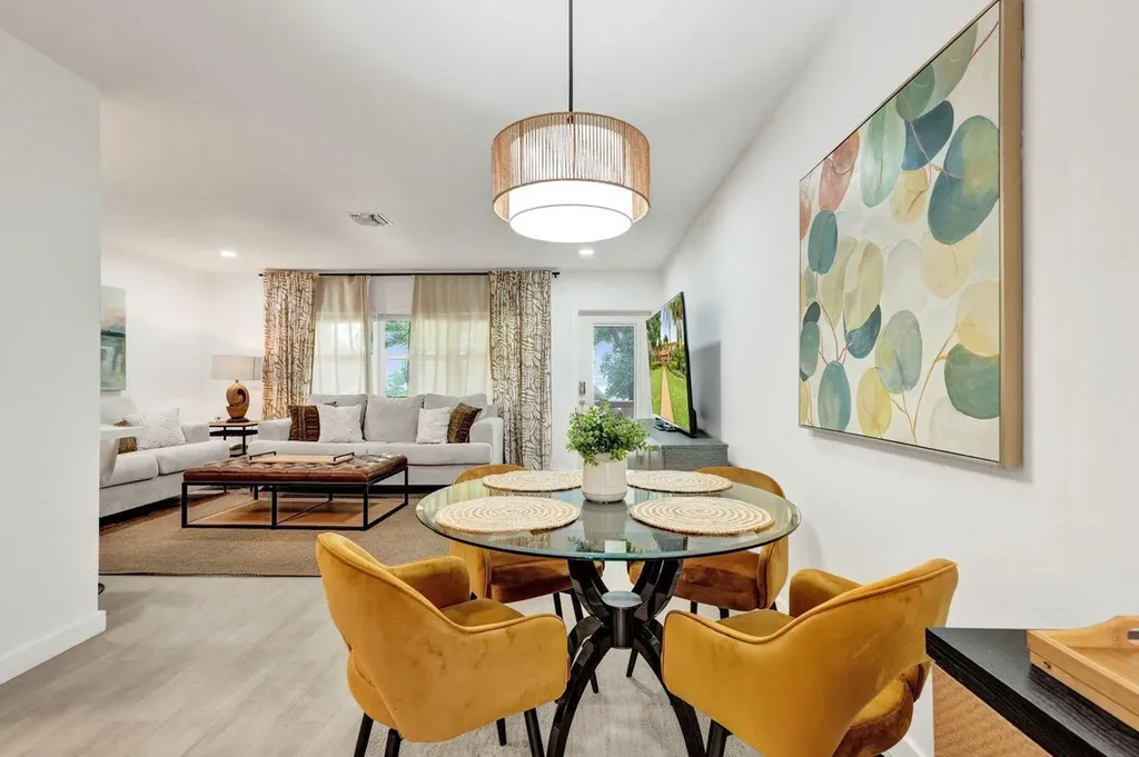 207 Salisbury I West Palm Beach FL 33417