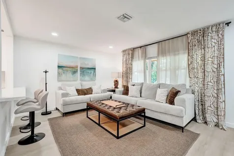 207 Salisbury I West Palm Beach FL 33417