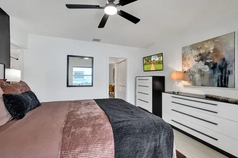207 Salisbury I West Palm Beach FL 33417