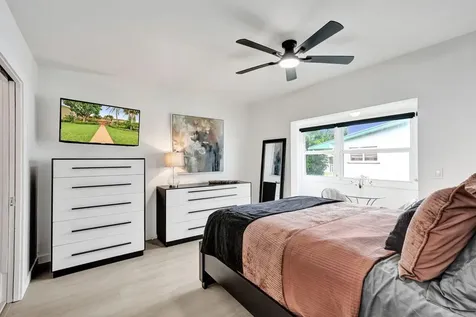 207 Salisbury I West Palm Beach FL 33417